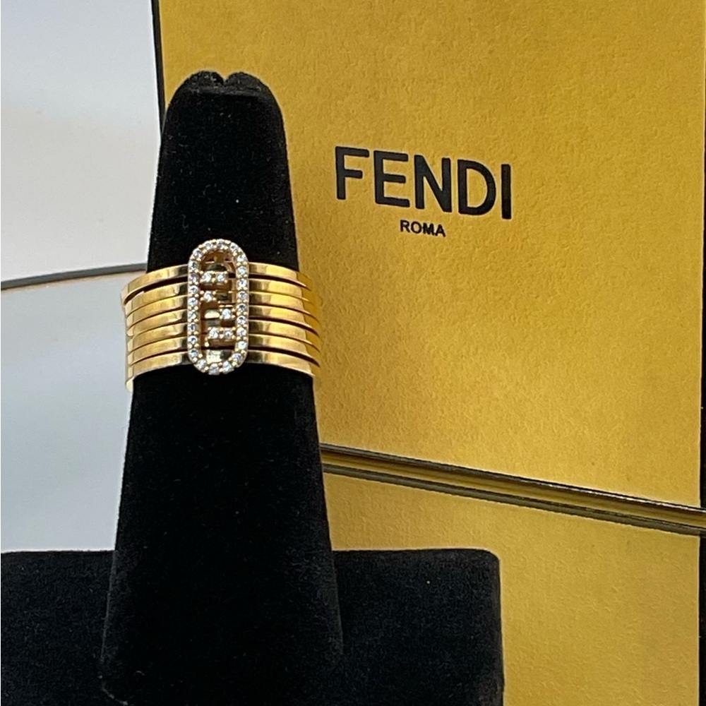 Fendi O'lock Gold And Crystal Ring - Gem